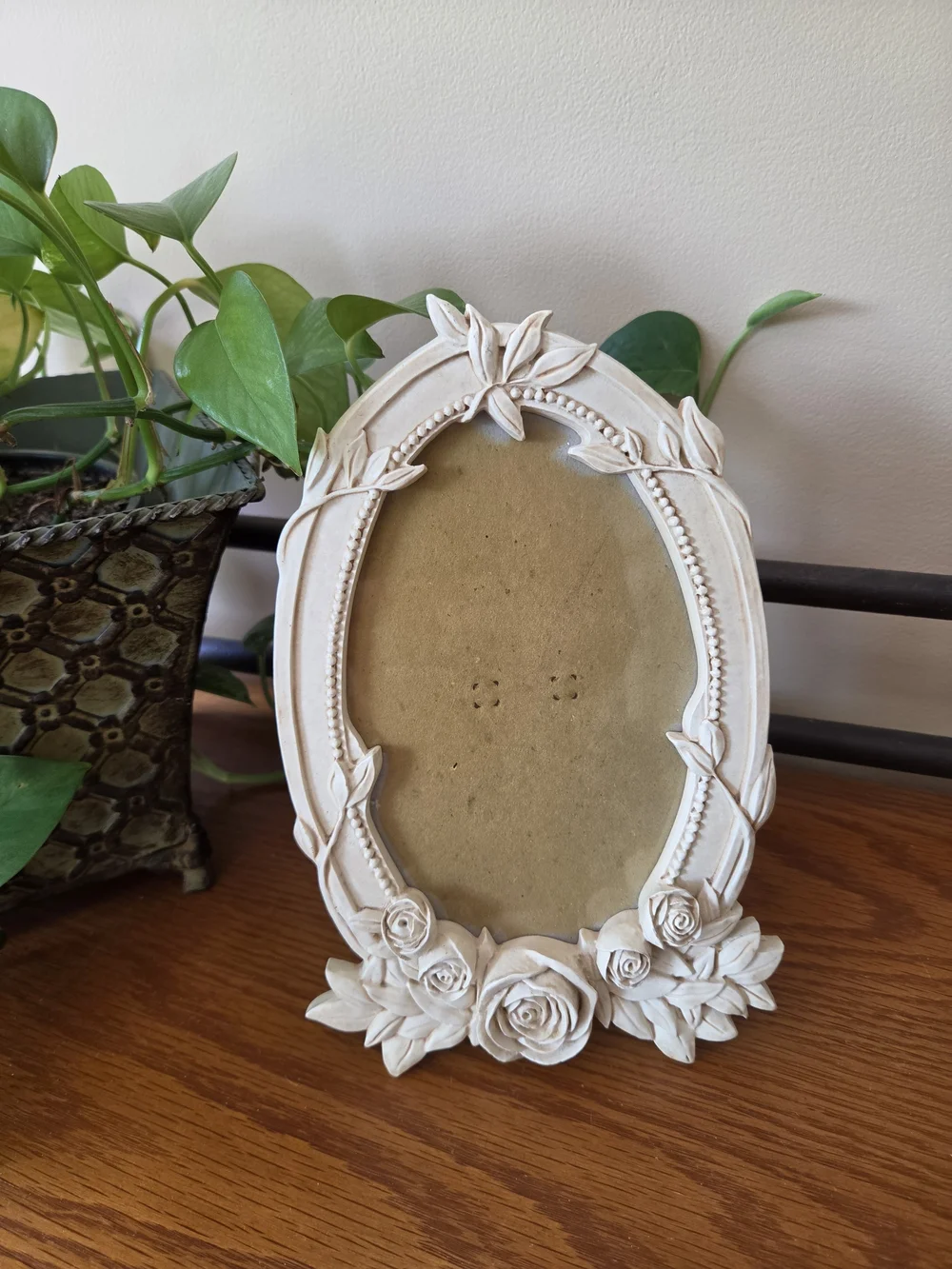 Vtg Dezine Hand Painted Cream Oval Floral Frame with Roses - Holds 5x7 Photo